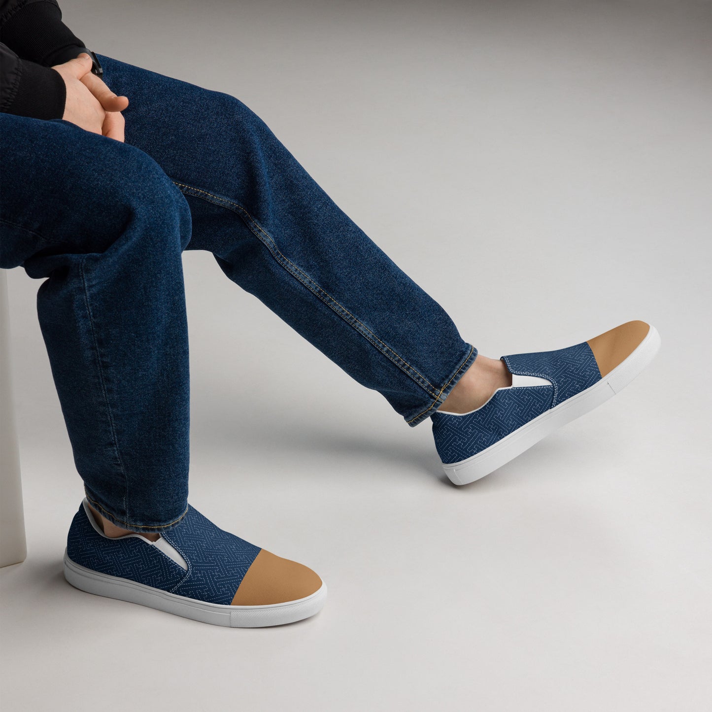 Men’s slip-on canvas shoes
