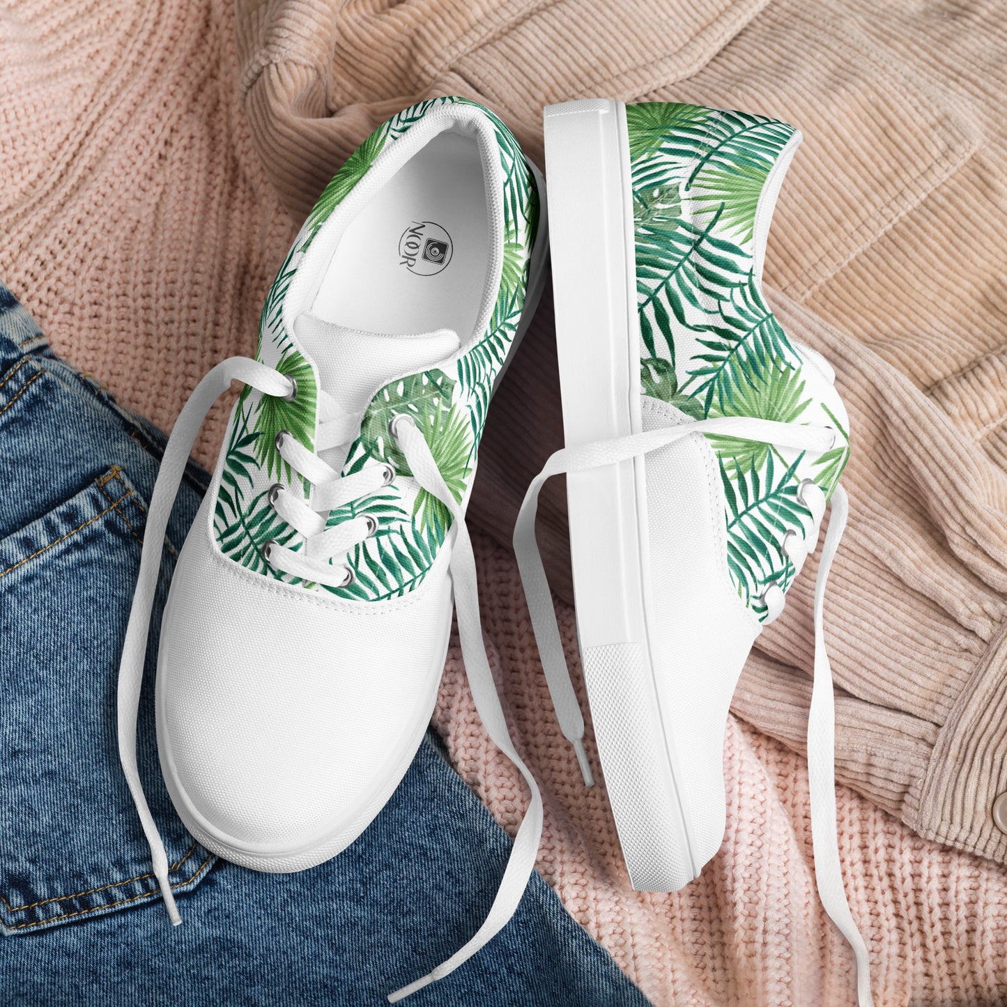 Men’s lace-up canvas shoes