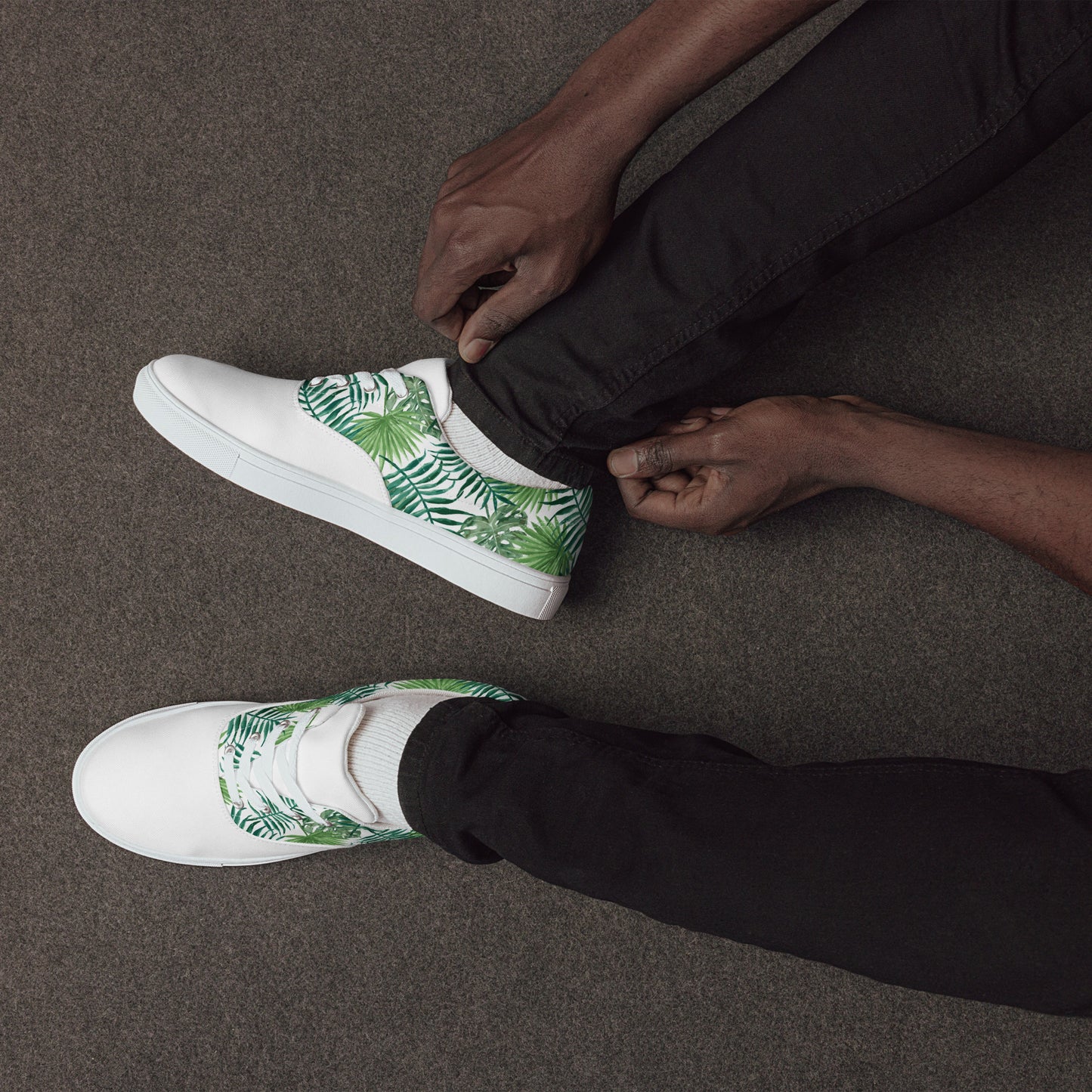 Men’s lace-up canvas shoes