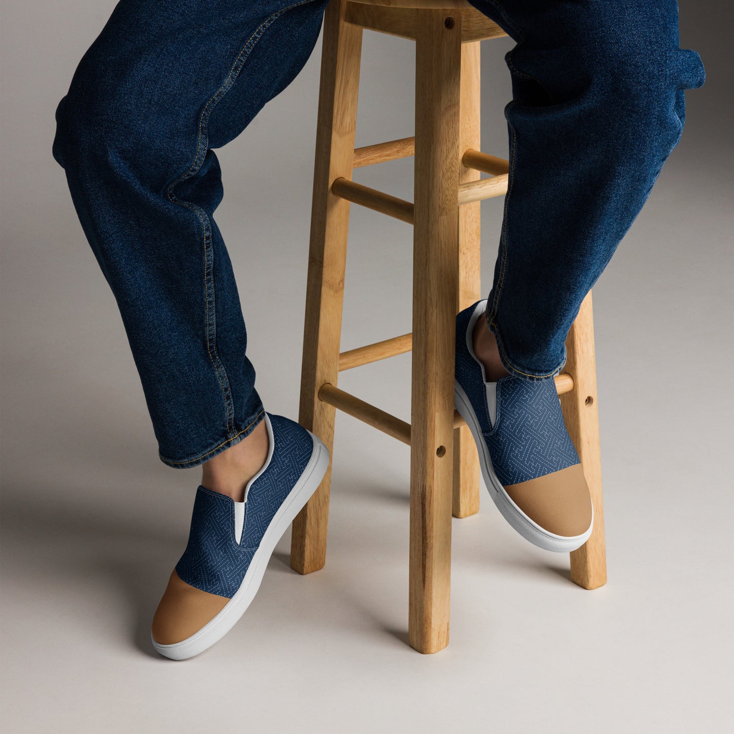 Men’s slip-on canvas shoes
