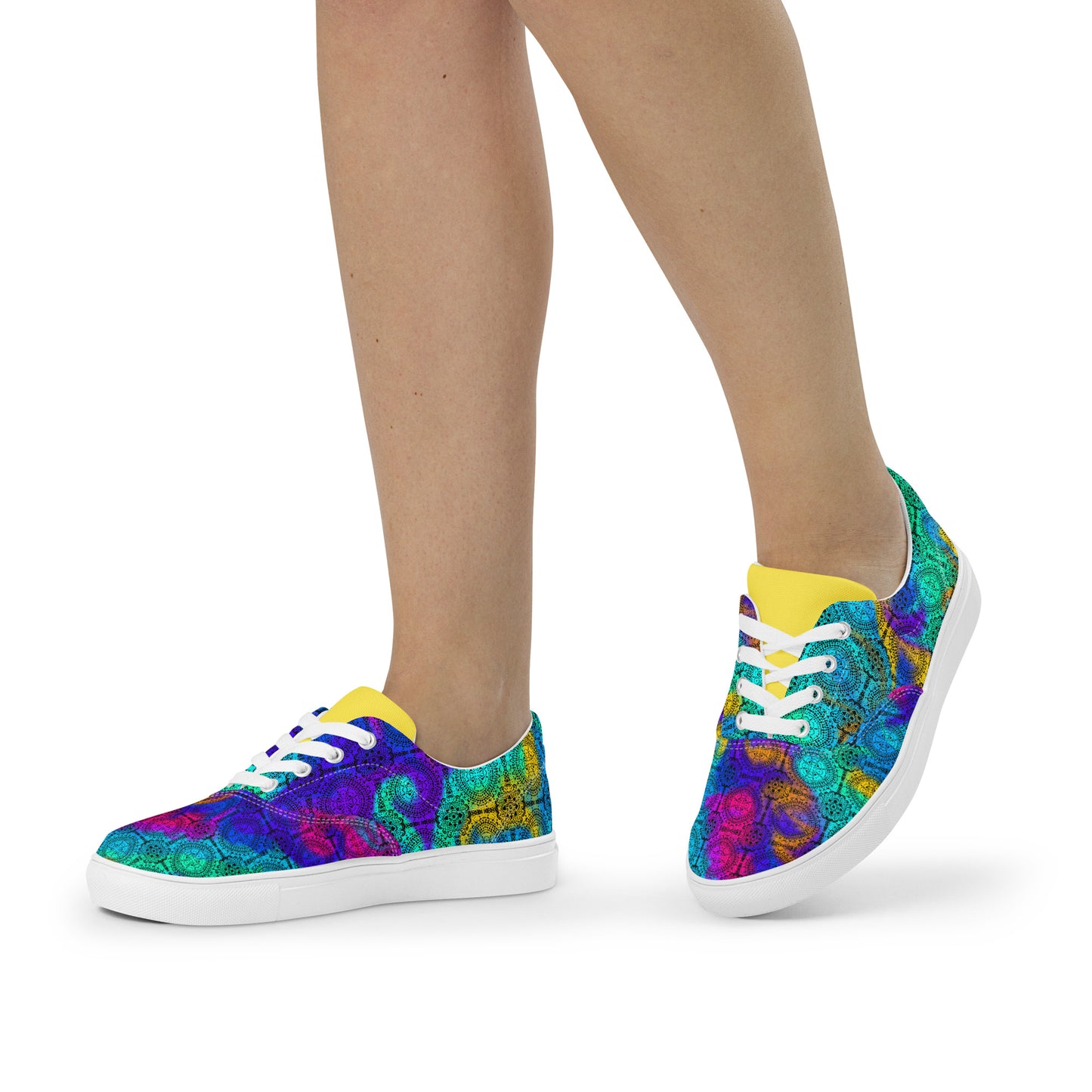 Women’s lace-up canvas shoes